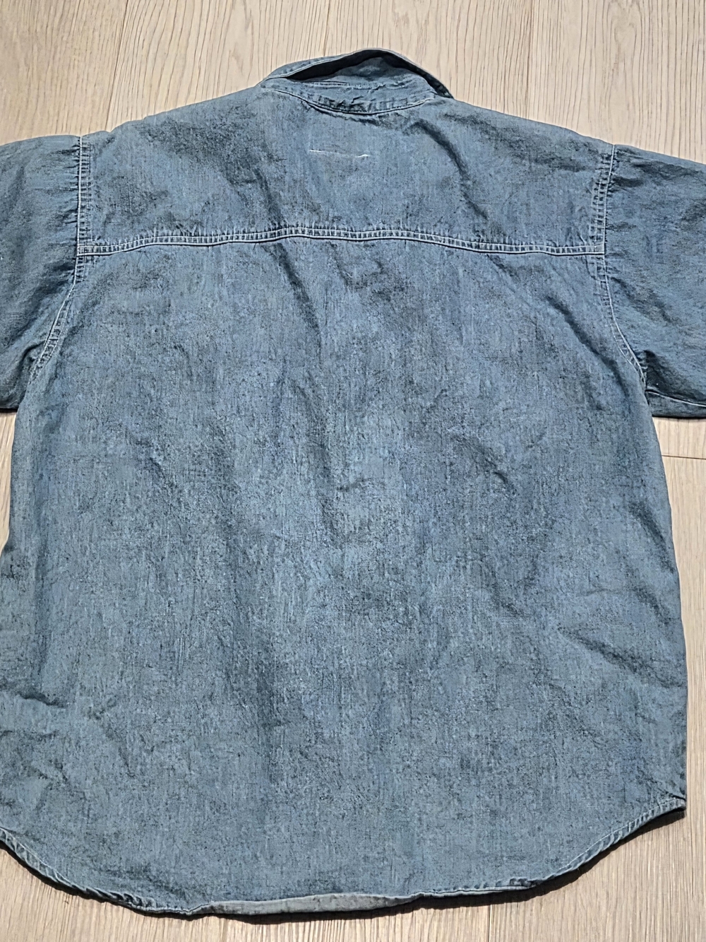 Vintage 100% Cotton Denim Short-Sleeve Button-Down Shirt in Light Blue - Picture 3 of 3